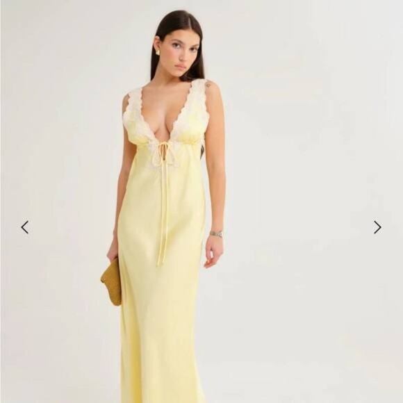 Rumored Yellow Lace Maxi Dress Size Medium - Picture 1 of 12